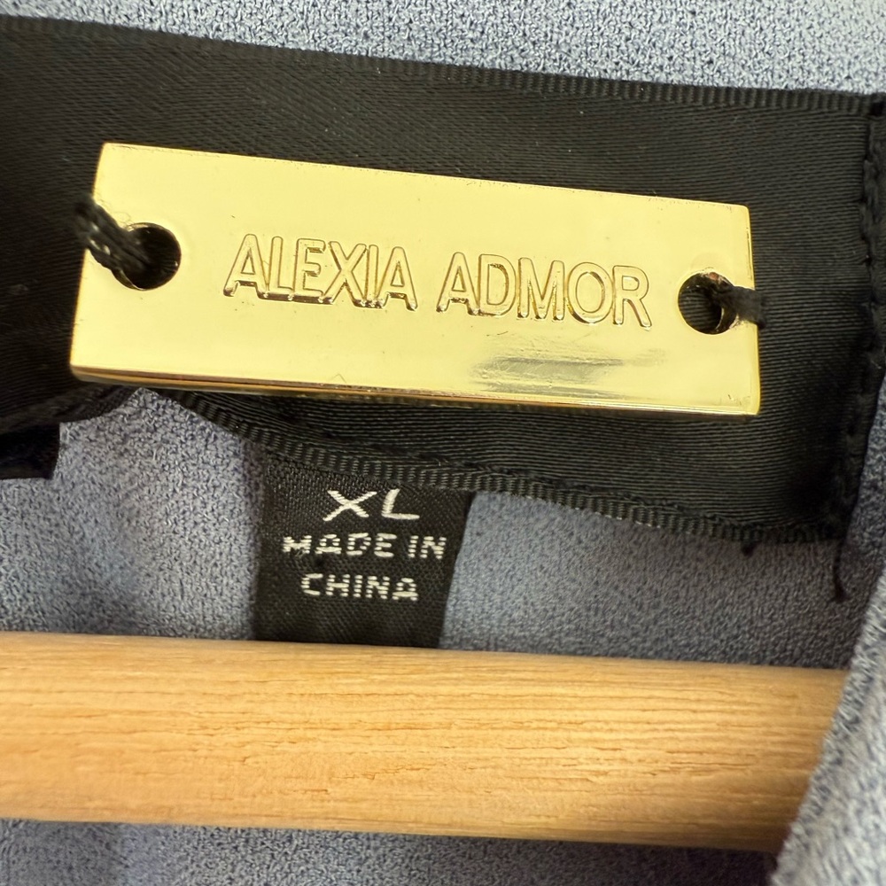 Alexia Admor Savannah Wrap Dress - Picture 8 of 8